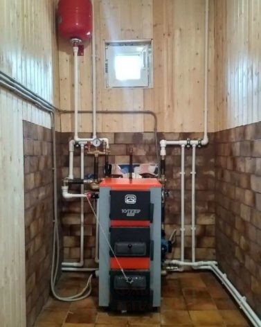 Процесс установки твердотопливного котла